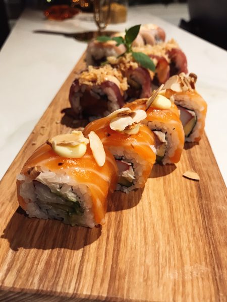 roll sushi